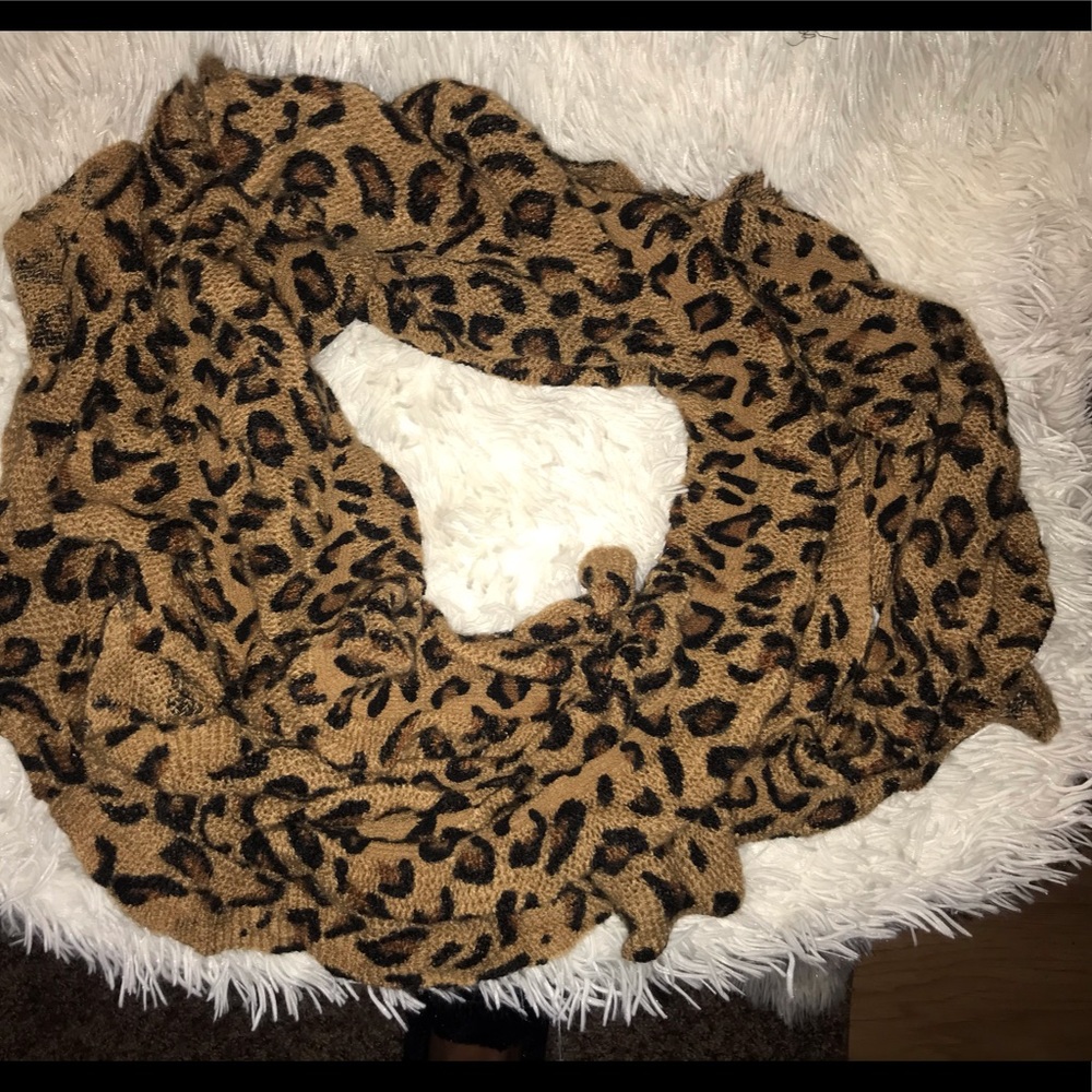 Animal print 🐾 infinity scarf 🧣